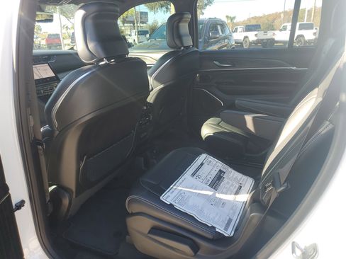 Used 2025 Jeep Grand Cherokee L Overland w/ Luxury Tech Group IV image 12