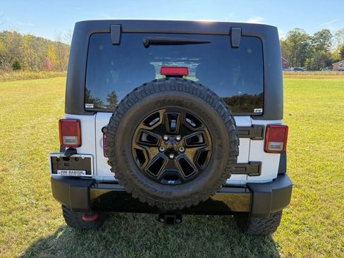 Used 2014 Jeep Wrangler Unlimited Sport image 4