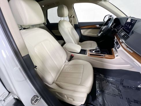 Used 2021 Audi Q5 2.0T Premium w/ Convenience Package AWD/4WD image 28