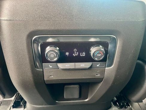 Used 2026 Chevrolet Suburban High Country AWD/4WD image 26