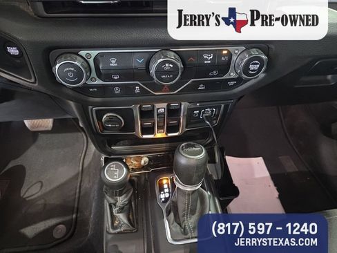 Used 2024 Jeep Gladiator Sport AWD/4WD image 11