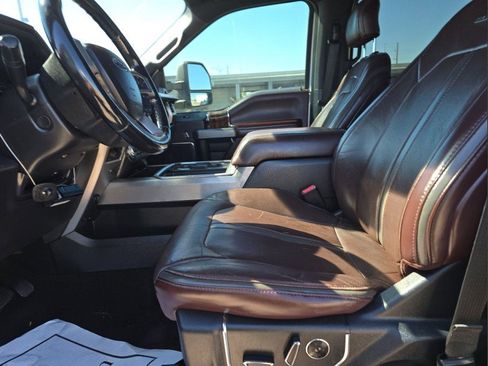 Used 2017 Ford F250 Platinum w/ Platinum Ultimate Package image 10