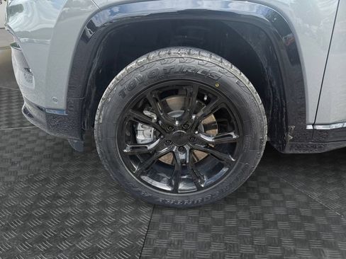 Used 2023 Jeep Compass Limited w/ Elite Group AWD/4WD image 14