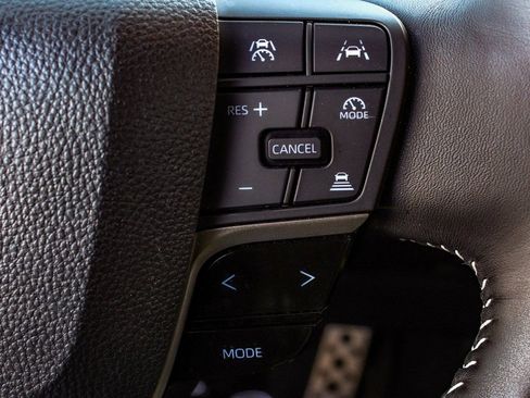 Used 2025 Toyota Camry SE image 26