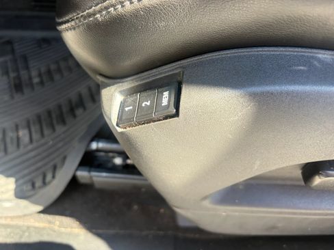 Used 2016 Chevrolet Equinox LTZ w/ Enhanced Convenience Package FWD image 33