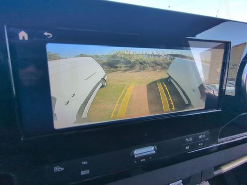 Used 2025 Mercedes-Benz Sprinter 2500 image 6