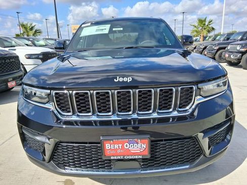 New 2026 Jeep Grand Cherokee Laredo X RWD image 2