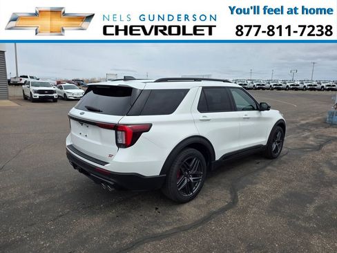 Used 2025 Ford Explorer ST AWD/4WD image 7