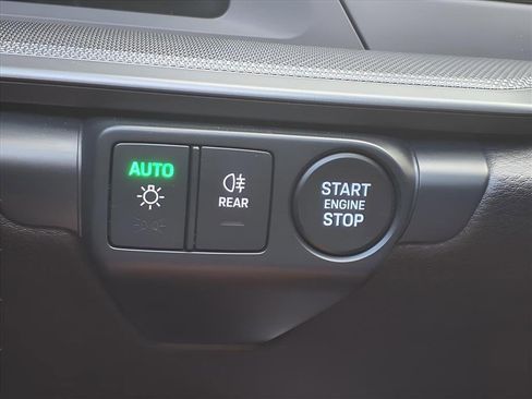 Used 2025 Porsche 911 Carrera image 22