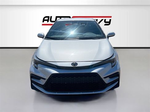 Used 2024 Toyota Corolla SE image 2