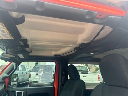Used 2018 Jeep Wrangler Sport AWD/4WD image 27