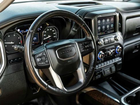 Used 2022 GMC Sierra 3500 Denali w/ Denali Ultimate Package AWD/4WD image 18