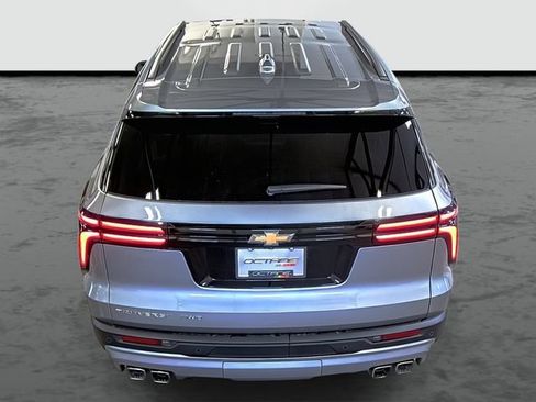 Used 2026 Chevrolet Traverse LT w/ Driver Confidence Package AWD/4WD image 3