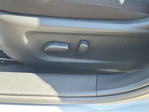 Used 2025 Nissan Altima 2.5 SV FWD image 18