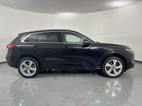 Used 2025 Audi Q5 Premium Plus w/ Premium Plus AWD/4WD image 38