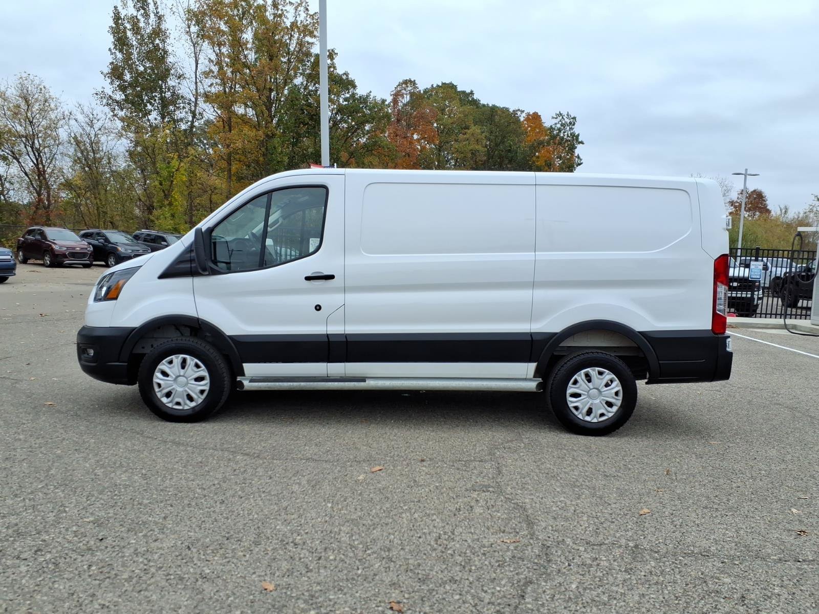 Used 2025 Ford Transit 250 Low Roof w/ Exterior Upgrade Package RWD image 4