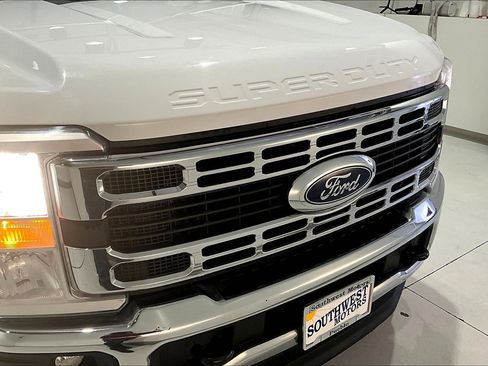 Used 2023 Ford F250 XLT w/ FX4 Off-Road Package image 32