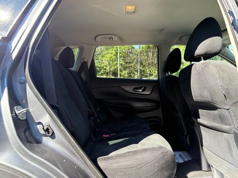 Used 2015 Nissan Rogue S w/ S Family Package image 15