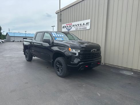 Used 2023 Chevrolet Silverado 1500 LT Trail Boss w/ Protection Package AWD/4WD image 1