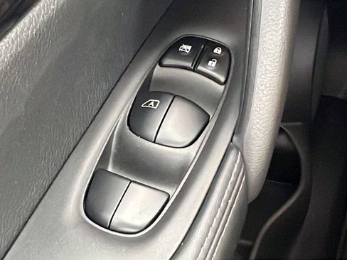 Used 2021 Nissan Rogue Sport SL w/ Premium Package FWD image 21