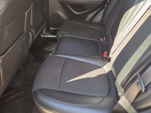 Used 2018 Buick Encore Preferred image 6