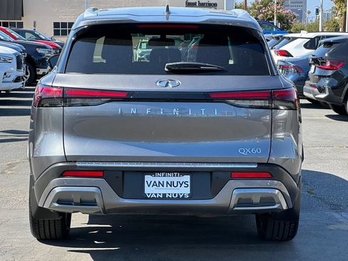 Used 2022 INFINITI QX60 Luxe w/ Cargo Package FWD image 6