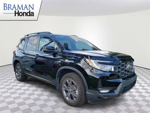 Certified 2024 Honda Passport TrailSport image 2