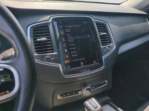 Used 2021 Volvo XC90 T5 Momentum w/ Protection Package Premier image 12