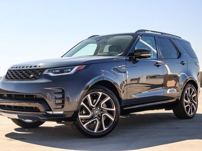 New 2025 Land Rover Discovery Dynamic SE