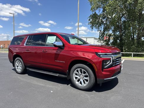 New 2026 Chevrolet Suburban Premier w/ Sun And Tow Package AWD/4WD image 32