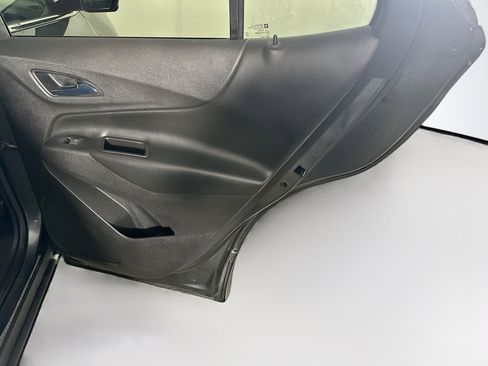 Used 2020 Chevrolet Equinox LT image 30