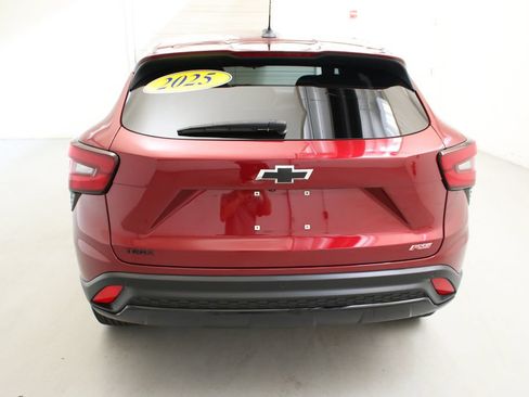 Used 2025 Chevrolet Trax RS w/ Driver Confidence Package FWD image 8