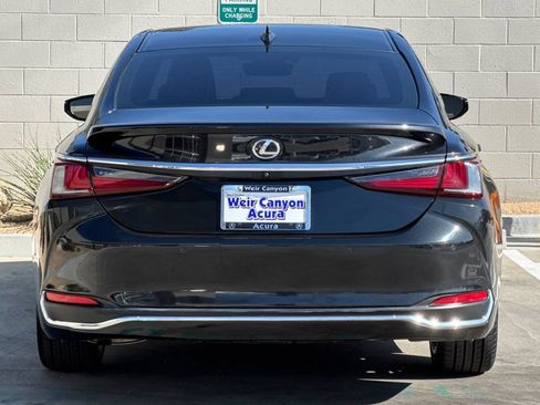 Used 2024 Lexus ES 300h w/ Premium Package FWD image 8