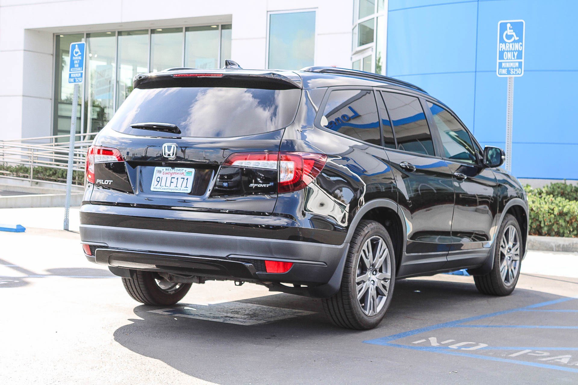 Certified 2022 Honda Pilot Sport image 7