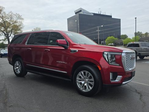 Used 2022 GMC Yukon XL Denali AWD/4WD image 7