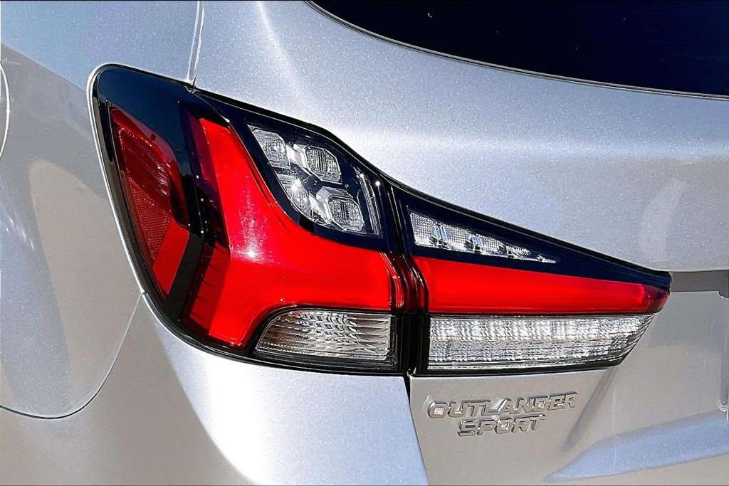 Used 2025 Mitsubishi Outlander Sport AWD image 29