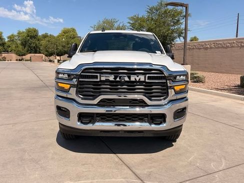 Used 2025 RAM 2500 Big Horn AWD/4WD image 3