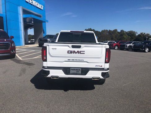 Used 2022 GMC Sierra 1500 AT4 w/ AT4 Preferred Package image 10