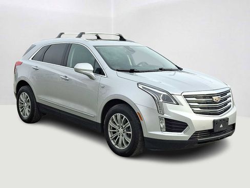 Used 2017 Cadillac XT5 Luxury w/ Driver Awareness Package image 4