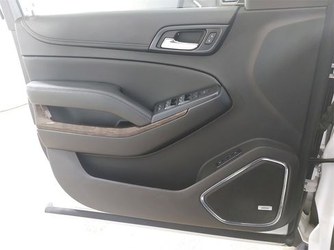 Used 2018 Chevrolet Suburban LT image 32