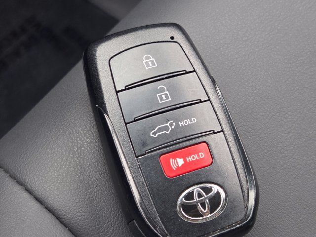 Used 2023 Toyota Venza XLE AWD/4WD image 40