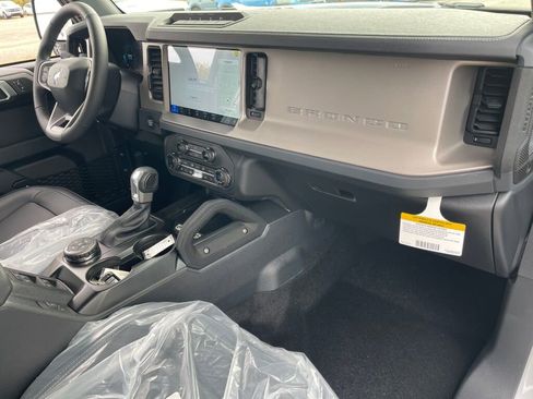 New 2025 Ford Bronco Outer Banks w/ Sasquatch Package image 16