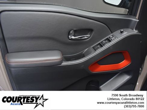 Used 2024 Nissan Frontier PRO-4X w/ Technology Package image 7