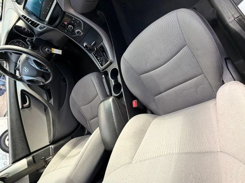 Used 2016 Hyundai Elantra SE FWD image 28