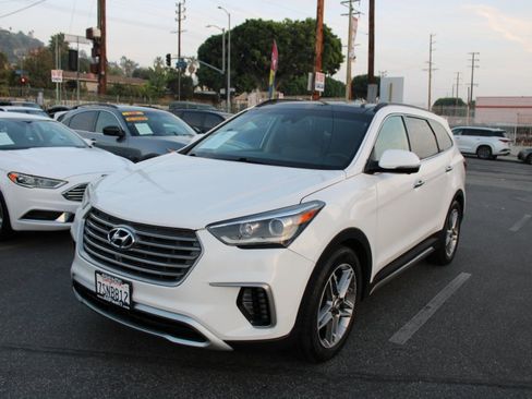 Used 2017 Hyundai Santa Fe Limited image 3