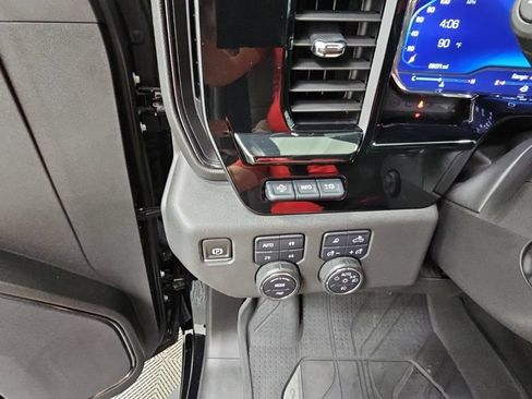 Used 2022 Chevrolet Silverado 1500 ZR2 w/ Technology Package AWD/4WD image 29