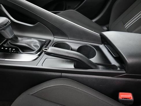 Certified 2025 Hyundai Elantra Sport image 14