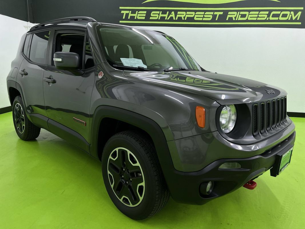 Used 2016 Jeep Renegade Trailhawk w/ Premium Trailhawk Package AWD/4WD image 2