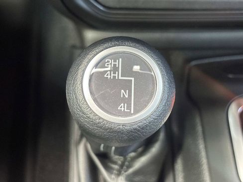 New 2025 Jeep Gladiator Sport image 23