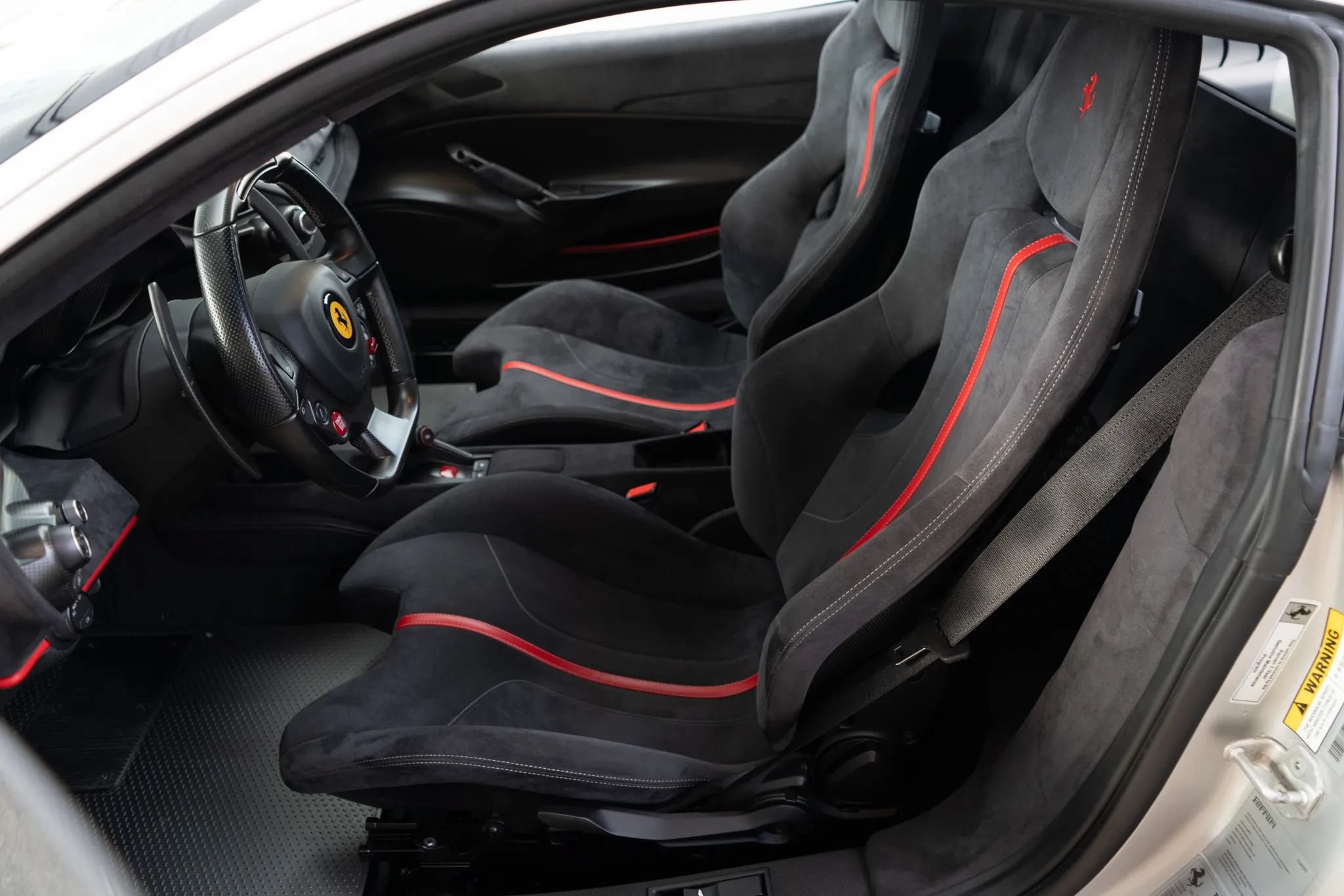 Used 2019 Ferrari 488 Pista Coupe RWD image 15